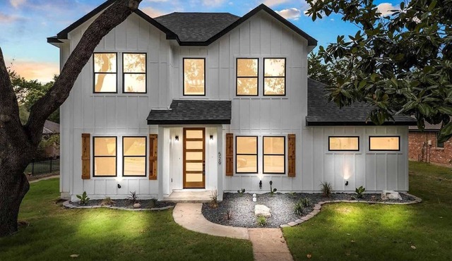 Modern Garland Home w/Pool | 20m to Lake Ray