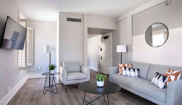 Modern Gaslamp Suite | Walk to Petco & Convention