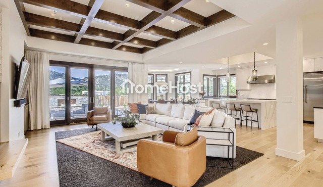 Modern Gem, Steps to Downtown & Pearl St Mall