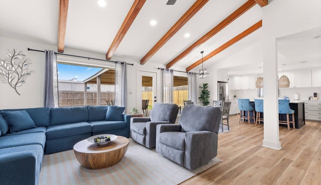 Modern Getaway - Near Golf & Casinos