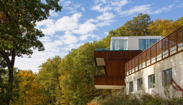 Modern glass home on a private Mountain. Wonderful for families or group retreat