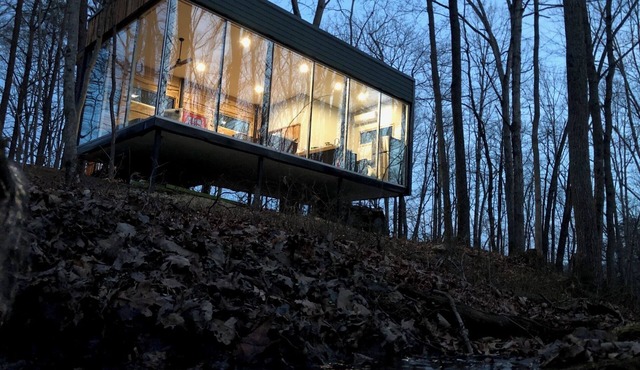 Modern Glass Retreat in Fort Valley with WiFi, AC, EV charger
