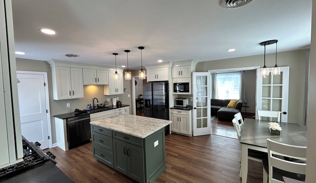 Modern Glenville 1-Story Near Everything, Stocked, Chef's Kitchen, Fireplace+