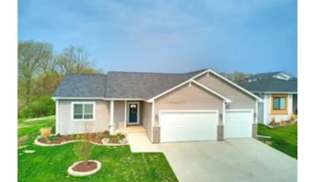 Modern Gorgeous 6 BR 3 Bath Ranch Home West Side OR 2nd Home Option Near Stadium