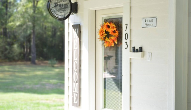 Modern Guest Home in Wallisville!