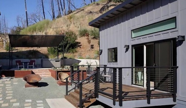 Modern Guest House in the Vineyard