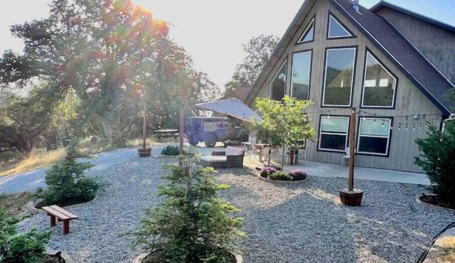 Modern House 5 acr in Sequoia National Forest with Hot Tub, Sauna and Playground