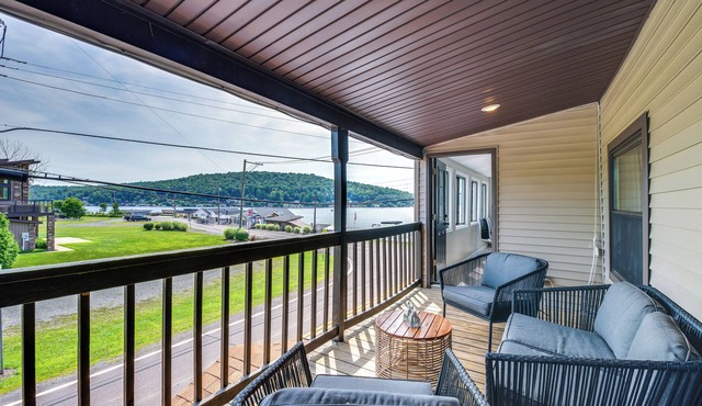 Modern Harveys Lake Apartment w/Beach Access!
