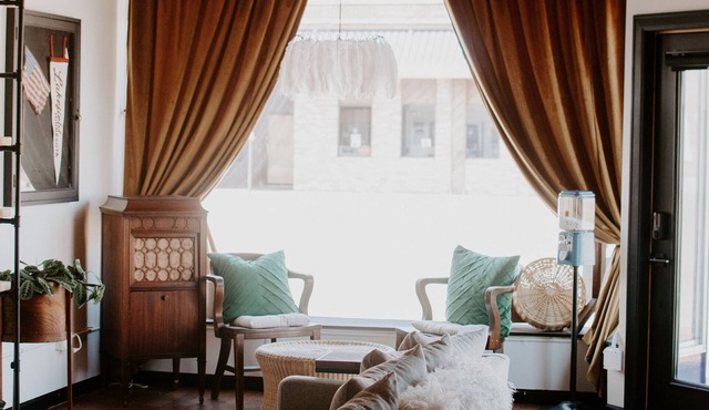 Modern Heirloom Haus: brick + mortar shop turned sweet little haus on Main St