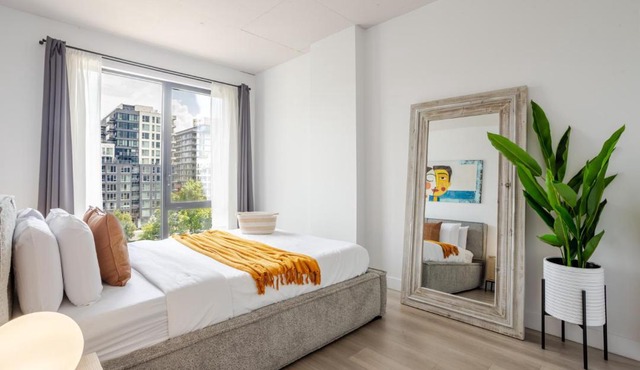 Modern Heritage Stay Upscale 2BR in Old Port