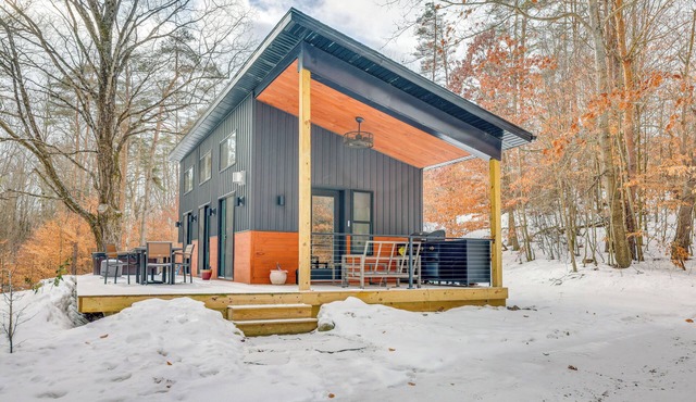Modern Hersey Tiny Home w/Private Hot Tub!