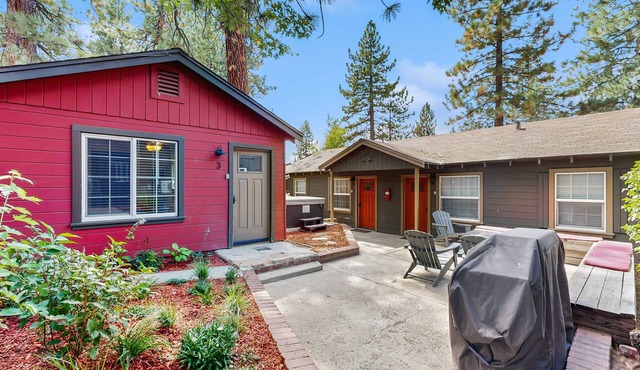 Modern Hideaway with Hot Tub & Firepit - Walk to Beach & Heavenly Village