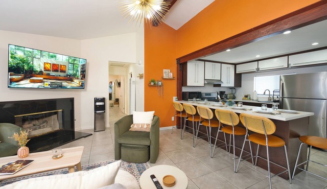 Modern Hideaway - Hot Tub + 420 Friendly Patio - Near LAX, Beach + SoFi