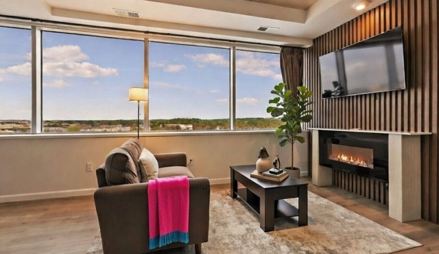Modern High-Rise Apartment - 4
