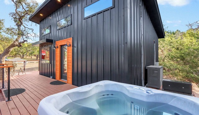 Modern Hill Country Casita with Private Hot Tub on Scenic Ranch near Wimberley