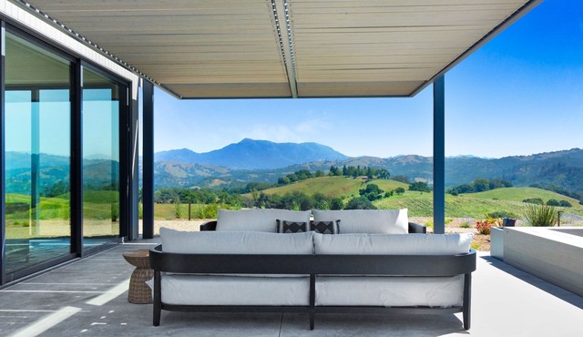 Modern Hilltop Healdsburg Residence With 360' Views