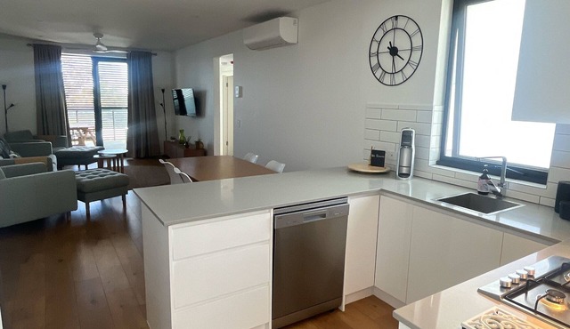 Modern Holiday Apartment in Prospect, South Australia