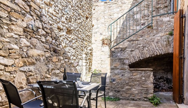 Modern Holiday Home in Minerve with Private Courtyard