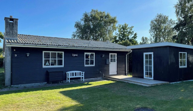 Modern holiday home with spa at Grenaa Beach