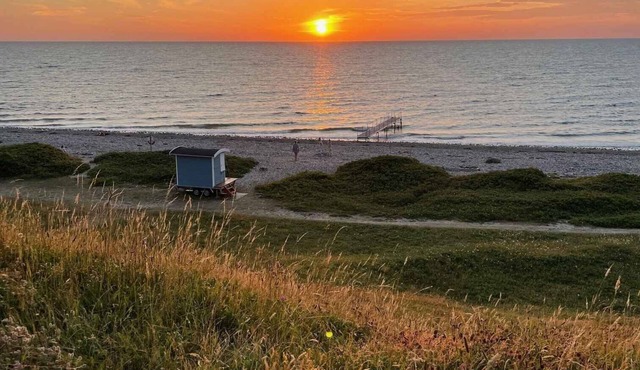 Modern holiday home with garden near beach