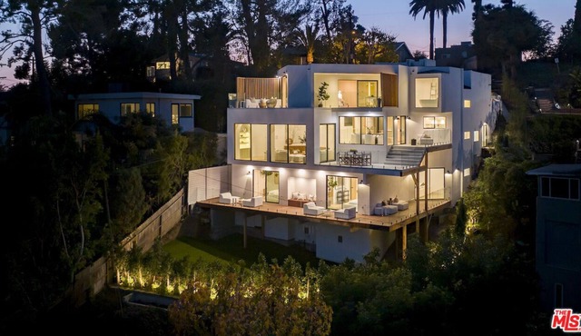 MODERN HOLLYWOOD HILLS MANSION | 5 BEDROOMS | VIEWS | BRAND NEW