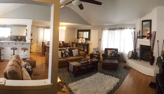 Modern Home: 20 mins to Downtown Houston, Galveston, & NRG