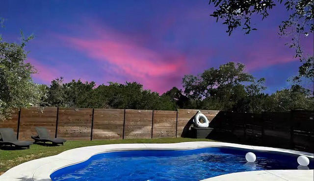 Modern Home 5 Minutes to Lake with Pool, Parks, Games and Pet Friendly