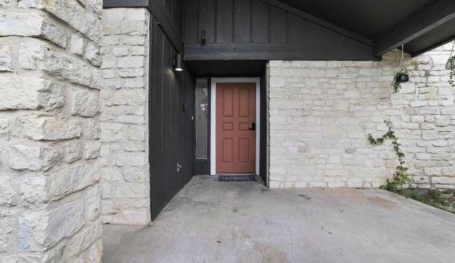 Modern Home 7 Min from Downtown