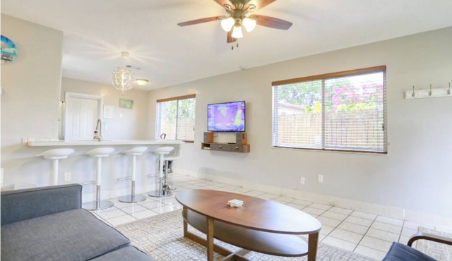 Modern home away from home in a central location!