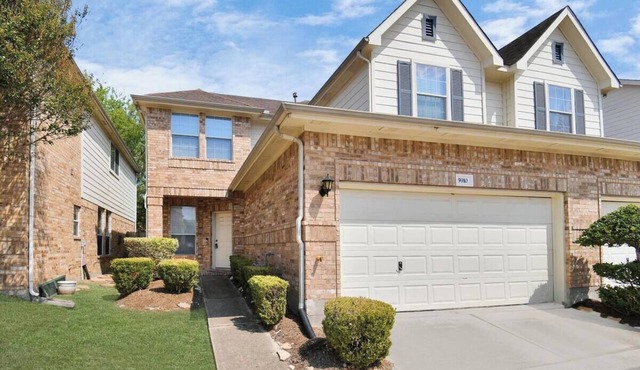 Modern Home - Centrally Located - Houston, TX