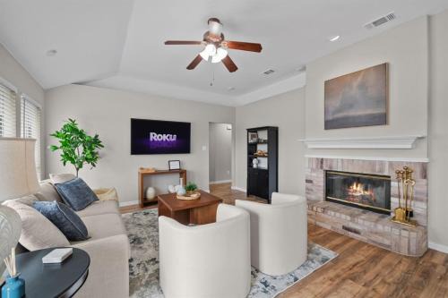 Modern Home Close to It All in DFW Texas!