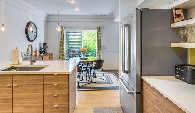 Modern Home Close to Dtwn Woodinville w/Yard