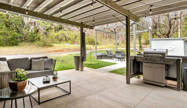Modern Home Designed for Fun! Game-Room, Outdoor Kitchen, Firepit