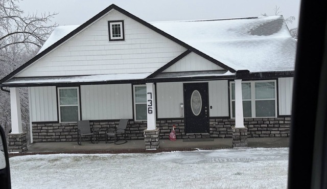 Modern Home · Fire Pit · 70” TV · Work Desk · No Cleaning Fees