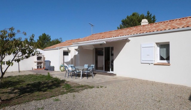 Modern Home Near Beach & Town, La Tranche-Sur-Mer