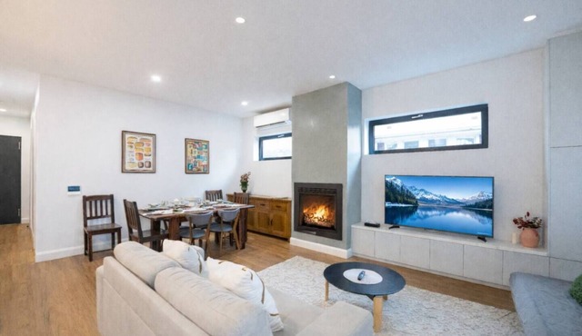 Modern Home - gr8 4 groups