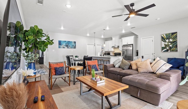 Modern home in Grand Prairie near DFW