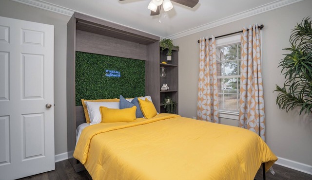 Modern Home In PRIME location - King Bed/Spaciousnn