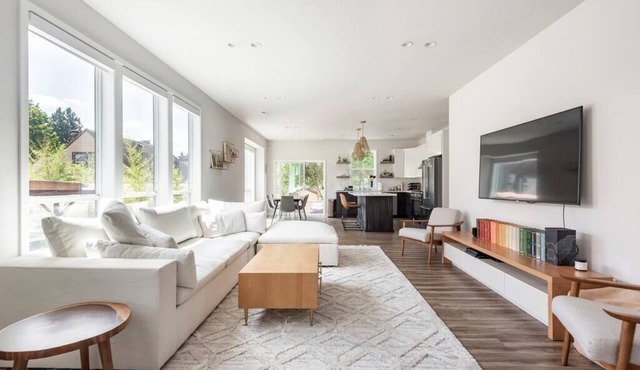 Modern Home in Walkable Neighborhood, BBQ + Patio!