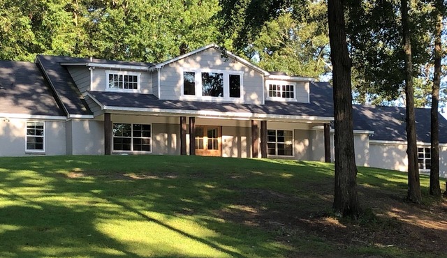 Modern Home Luxury on a Country Lake Setting Minutes from Jackson