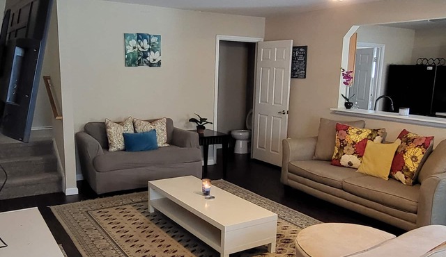 Modern Home Minutes Away from COTA & Downtown Austin.