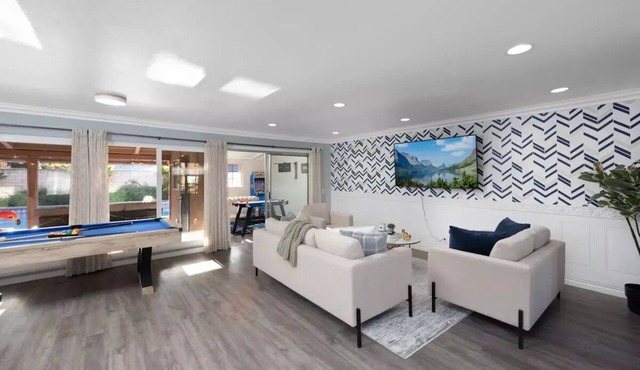 Modern Home Near Disney Perfect for family