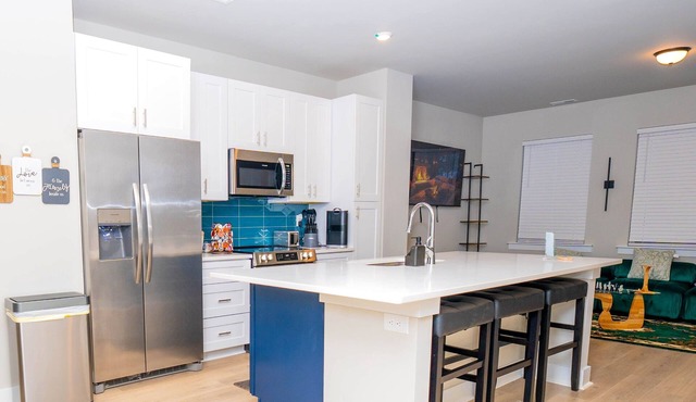 Modern Home near Plaza Midwood