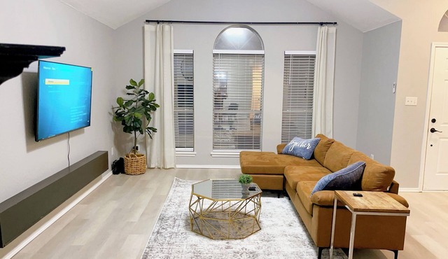 Modern home, perfect for extended stay. Pets friendly