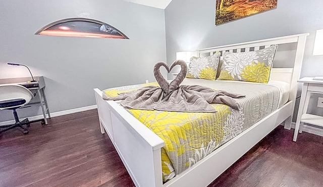 Modern Home w/Pool close to Disney Florida theme parks