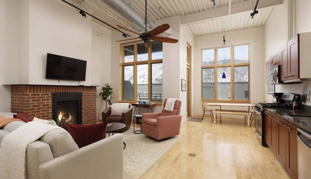 Modern Home w/Rooftop Deck & Gym | Mid-Valley Modern