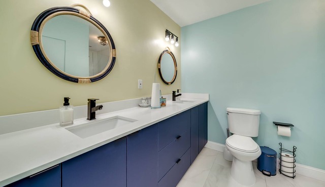 MODERN HOME WITH HEATED POOL! CLOSE TO SAWGRASS MILLS MALL! FLEXIBLE CHECK IN n