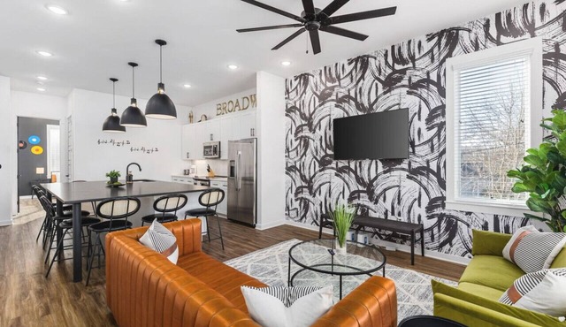 Modern Home with Large Patio, Rooftop Deck & Garage