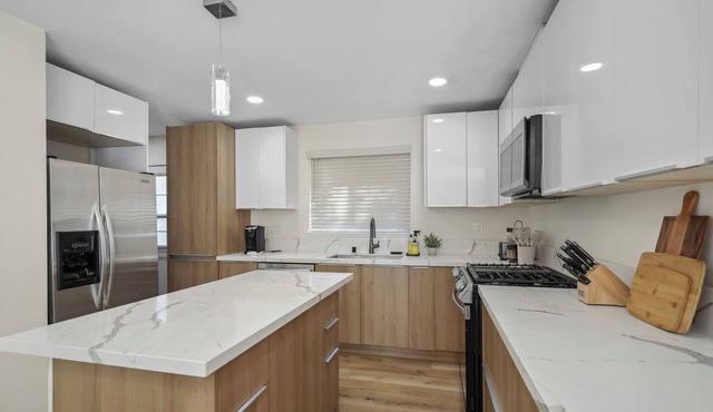 Modern home with office near Warner Center, spacious yard pets welcome