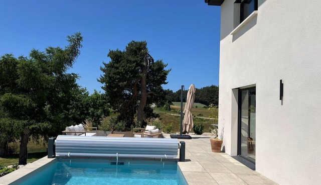 Modern house with swimming pool and breathtaking views